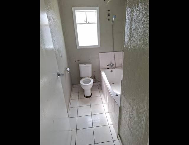 2 BEDROOM PROPERTY TO RENT IN NEWLANDS EAST